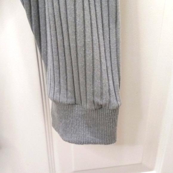 NWT Nike Yoga Luxe, Loose Fit, High Rise,Full length Yoga Pant, Size Med - Picture 6 of 7